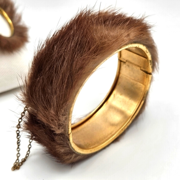 VINTAGE Genuine Mink Fur Bangle Bracelet & Hoop Earrings Set Safety Chain - Picture 2 of 7